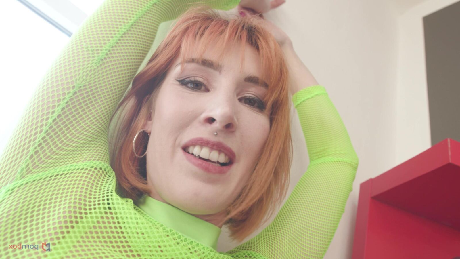Pixie rose rousse skinny anal hollandais fille interraciale gang bang