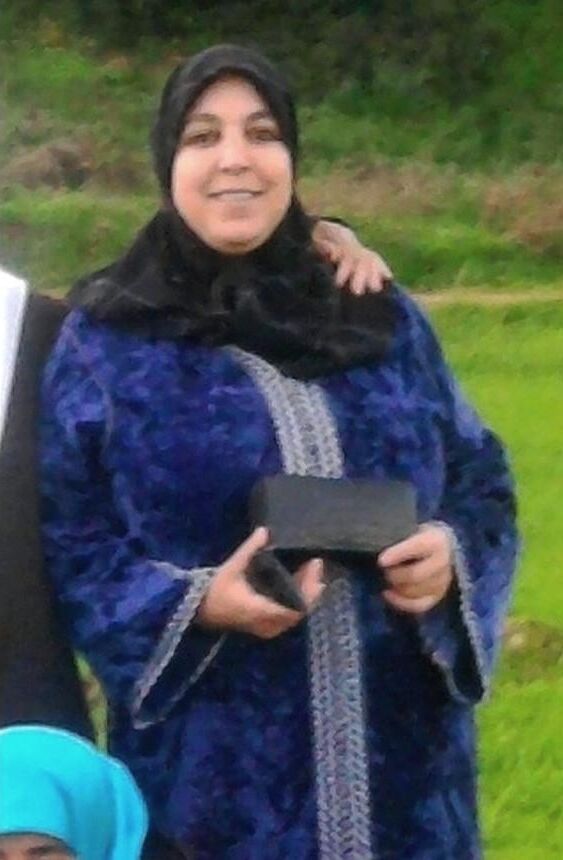 Fatima riesige Boobed Hure