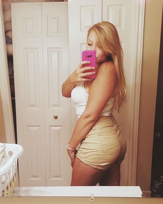 College Snowbunny PAWG for BBC: Lindsay
