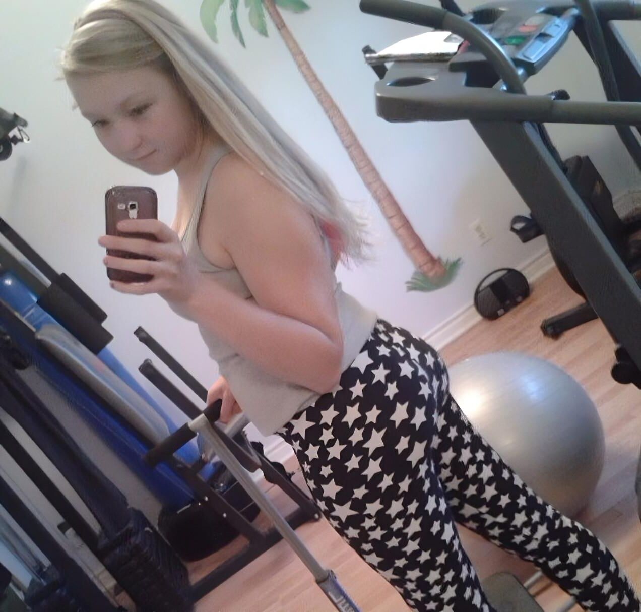 College Snowbunny PAWG for BBC: Lindsay
