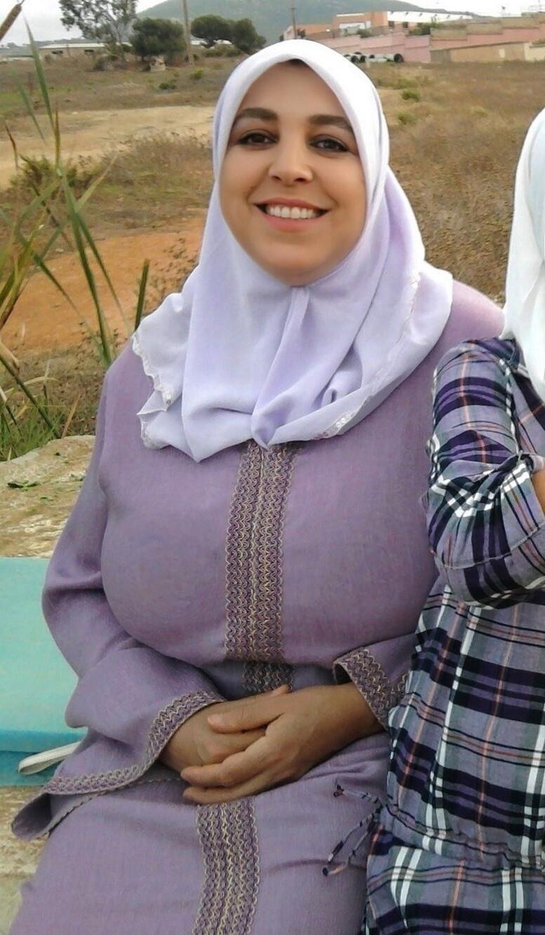 Fatima riesige Boobed Hure