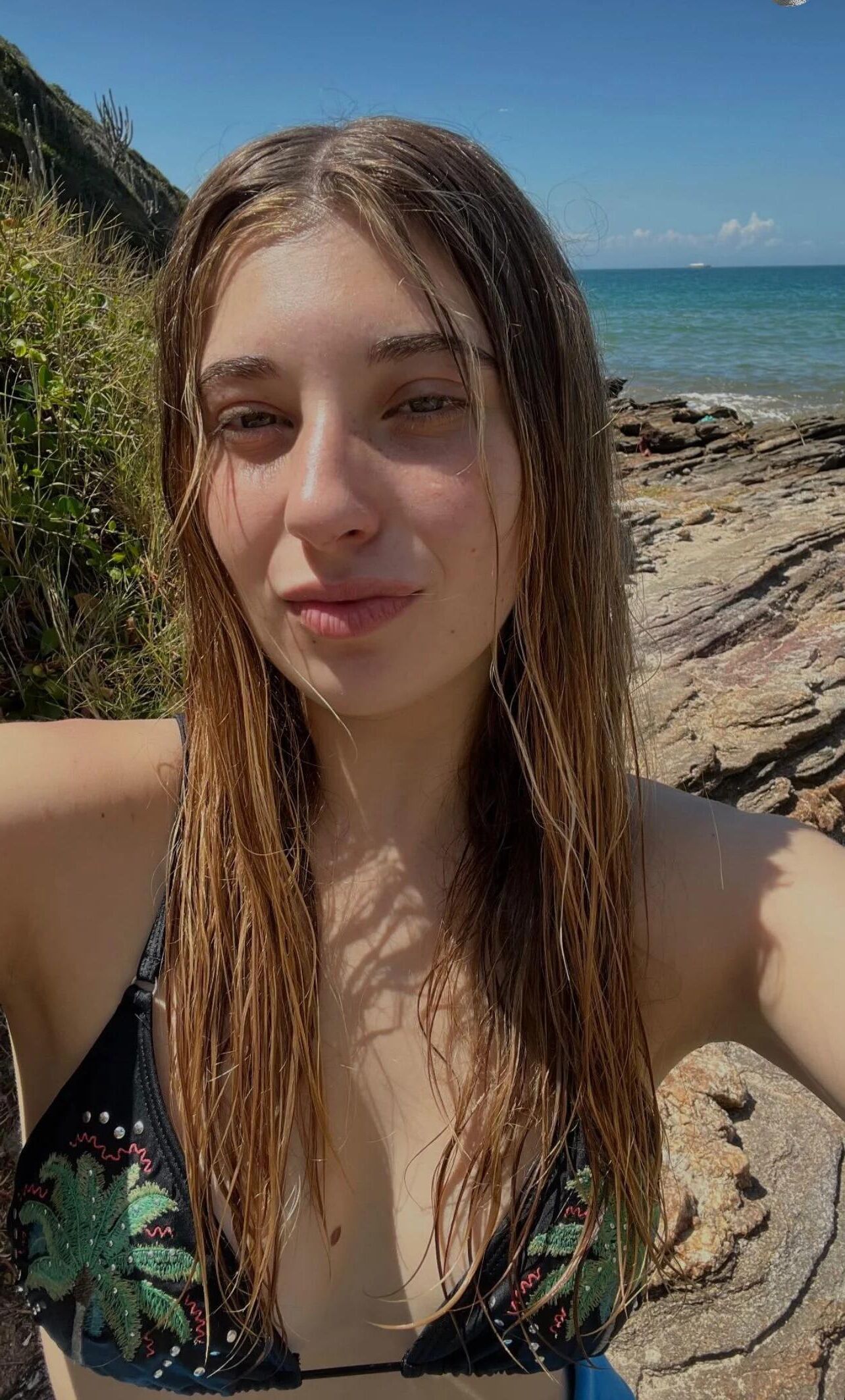 Julie yo Latina from Argentina loves to suck and fuck