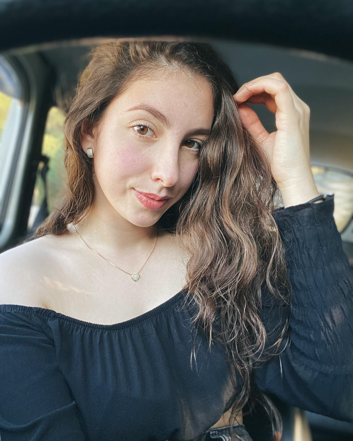 Teen Larissa for tributes