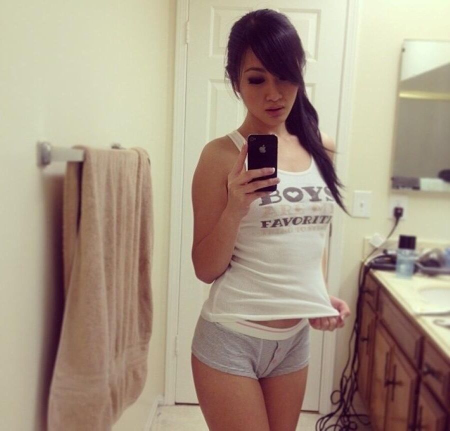 The Pinnacle of Asian Selfies (Tumblr Babes) 