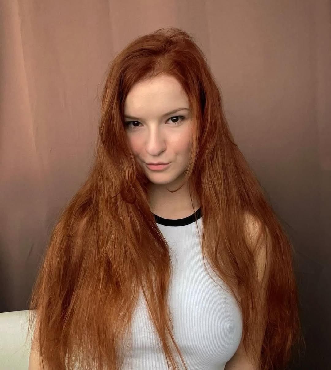 Extra sexi czech redhead model ( Veroniva Stehlikova)