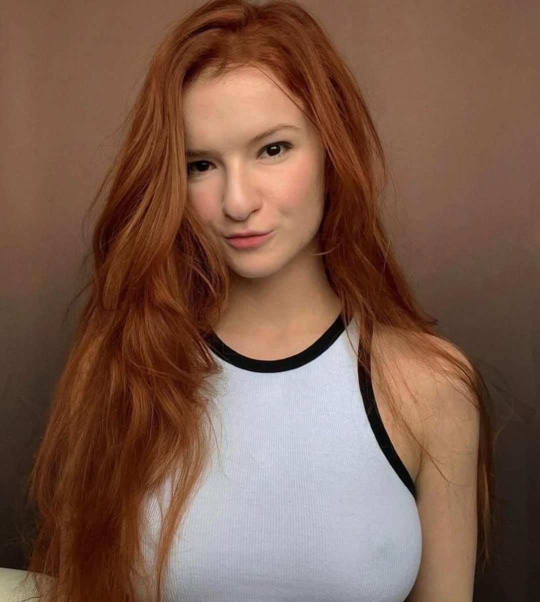 Extra sexi czech redhead model ( Veroniva Stehlikova)