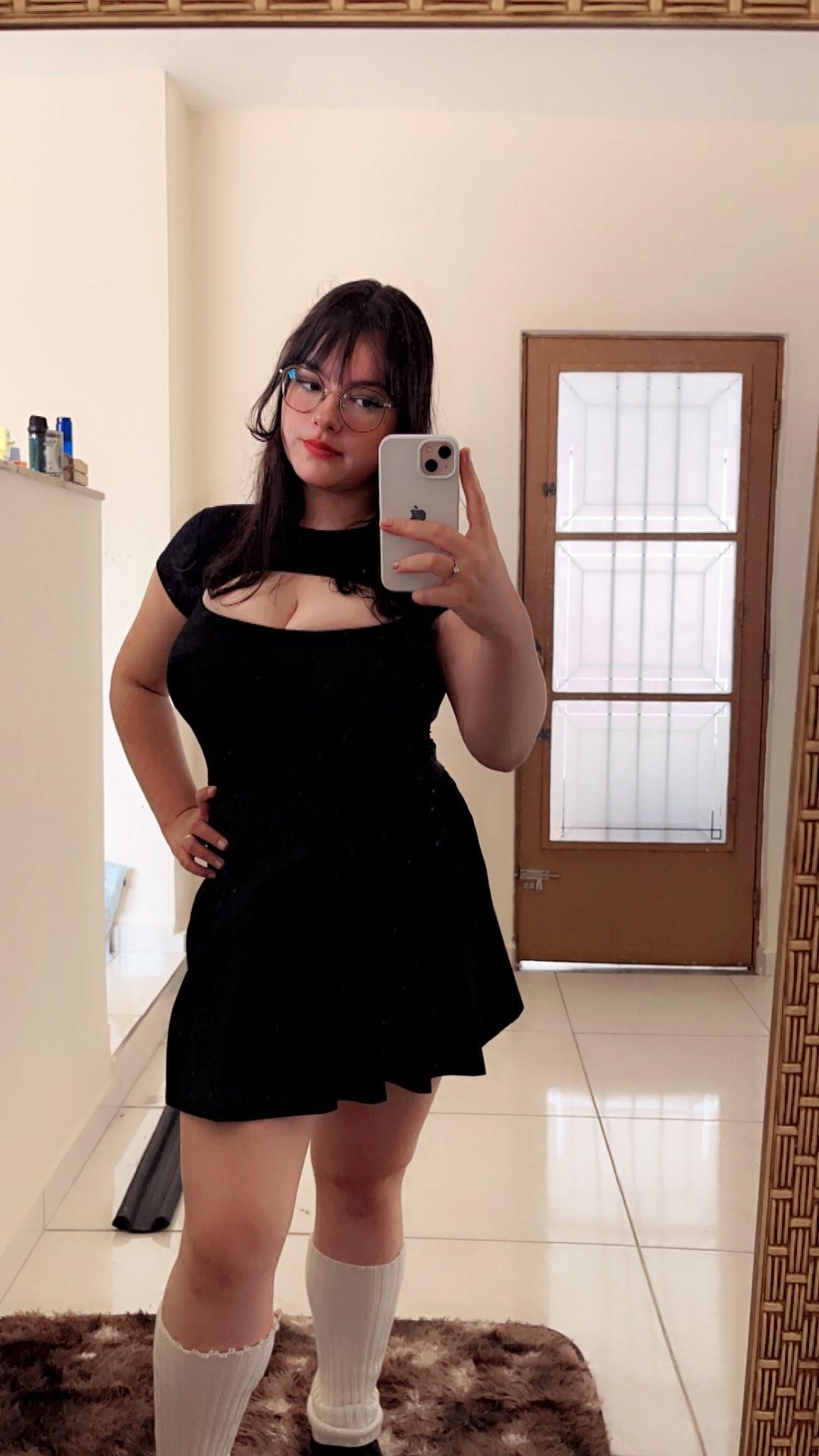 Madu Huge Boobs Beauty Latina Girl with Glasses Mixed Hot Shots