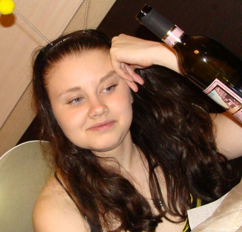 ロシアのサンク・ピーターズバーグのオクサナ、ベビーフェイスとポルノスター