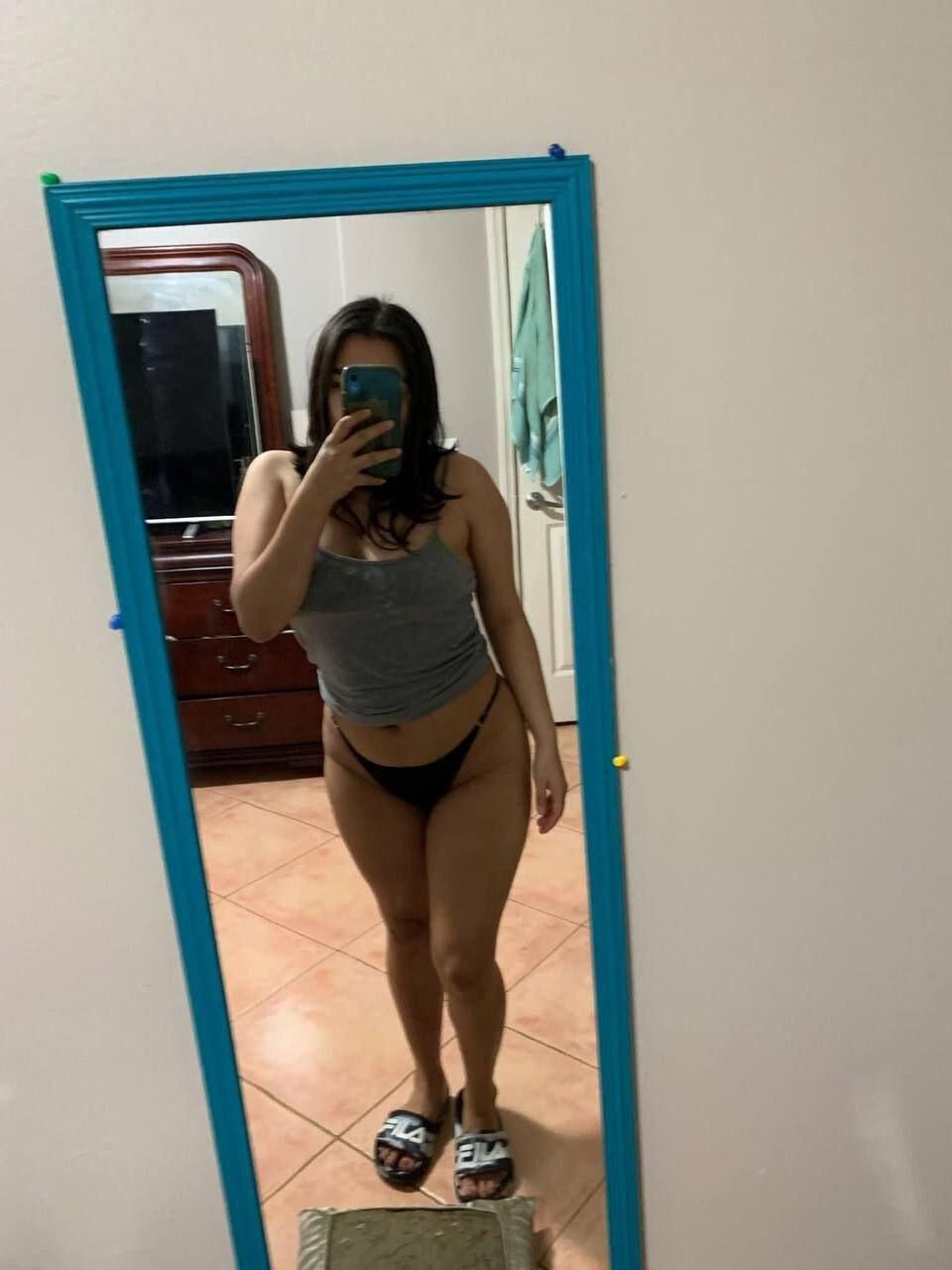 Curvy Latina teen and her sexy ass and feet