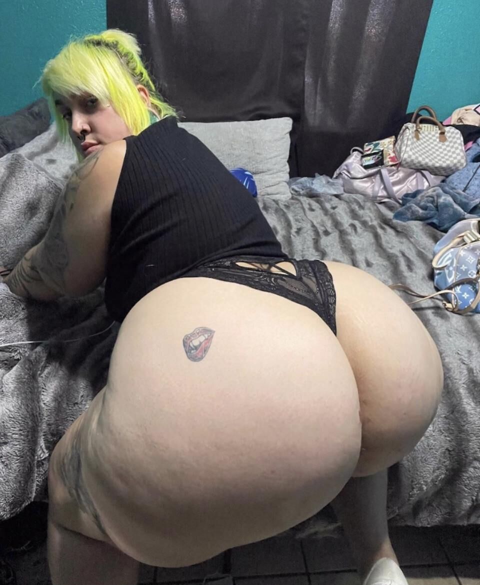 Huge Booty Emo White Girl