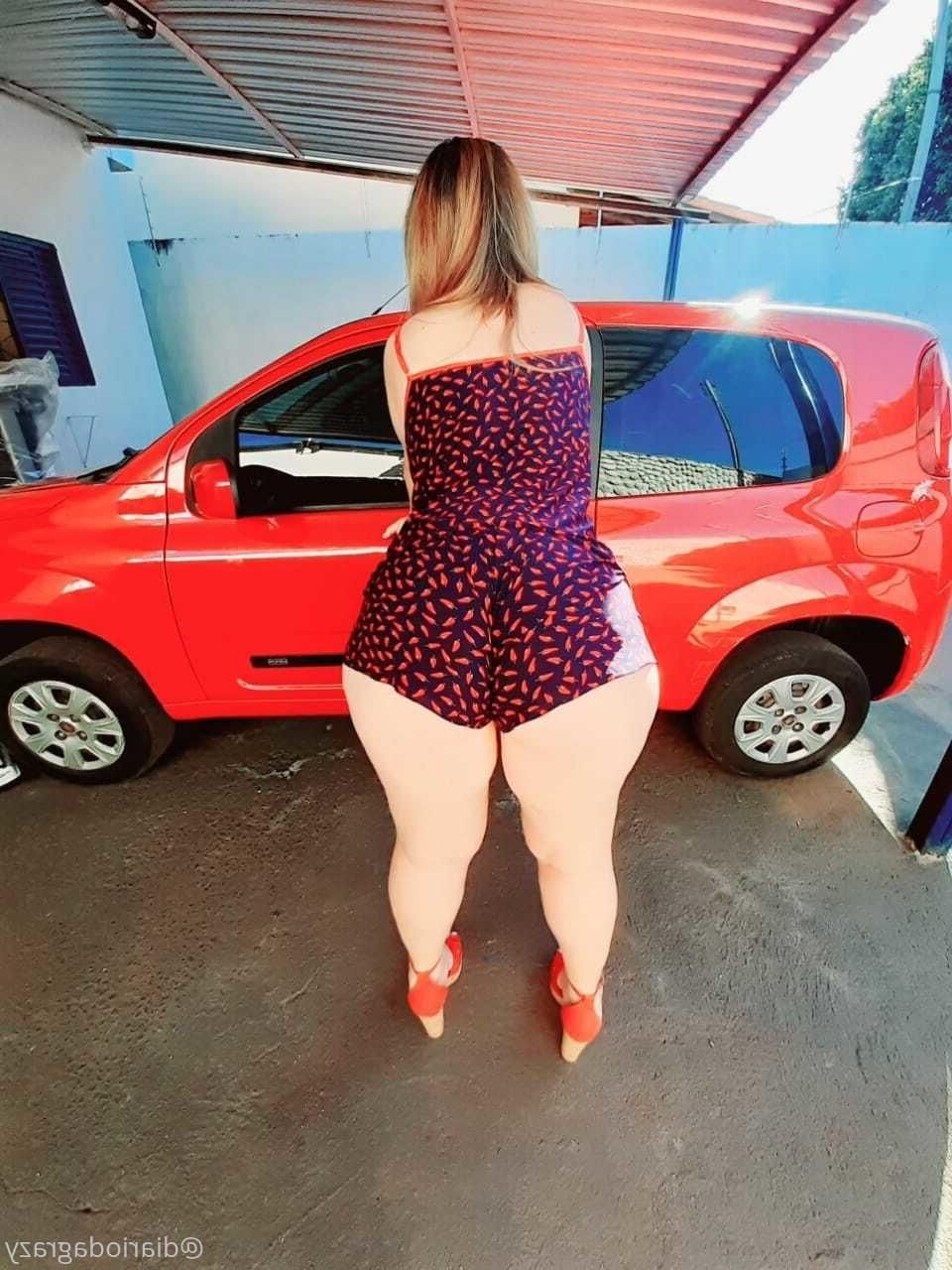 Grazy Big Butt巨大なおっぱいブラジルの赤毛MILFミックスホットショット