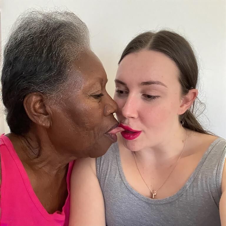 Interracial lesbian kissing