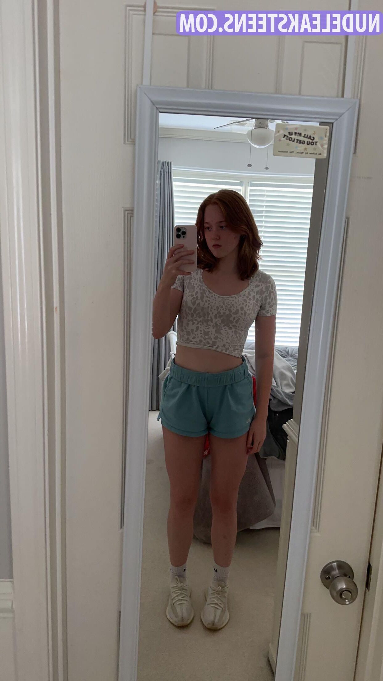 Redhead Selfie Poser