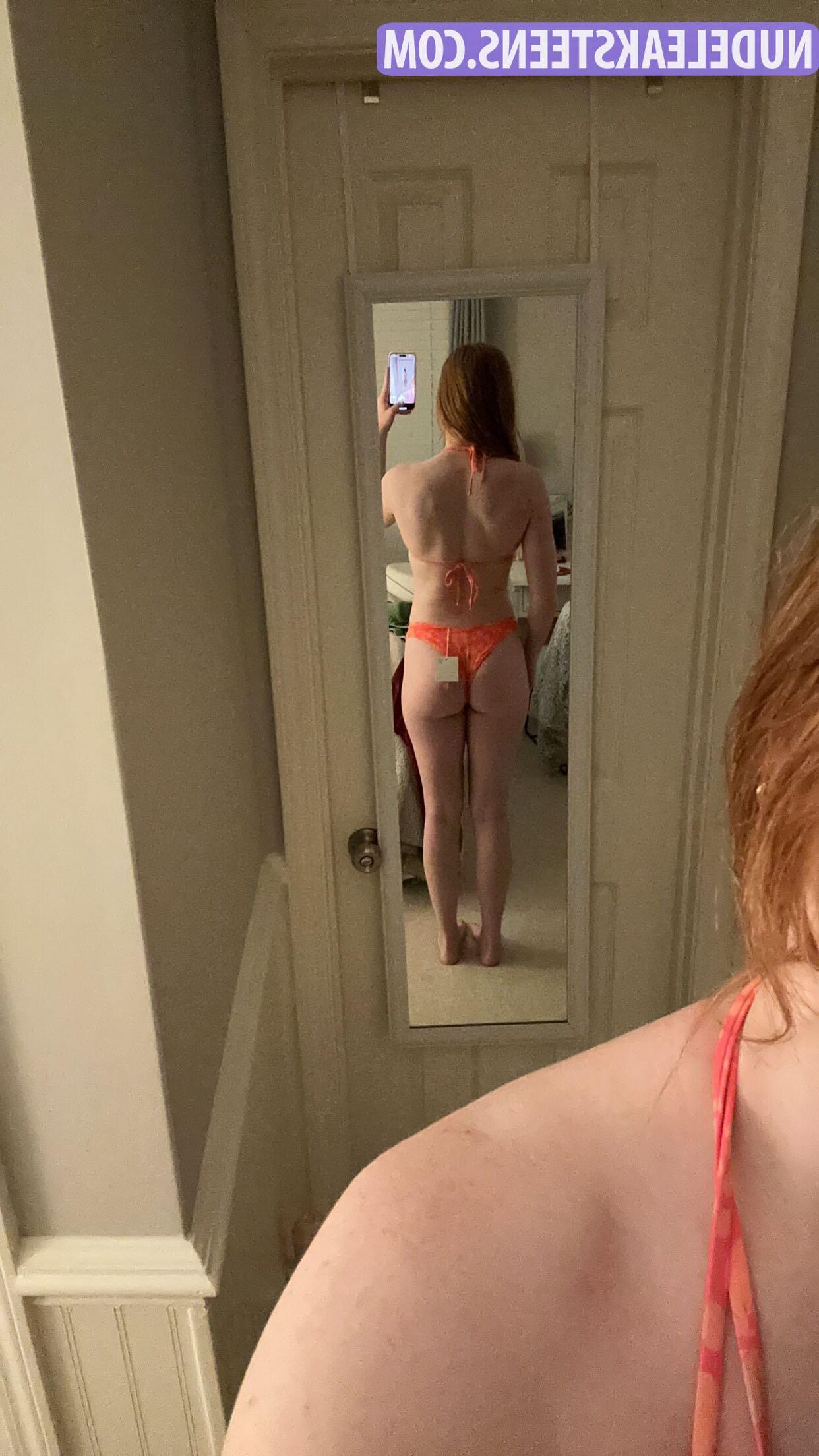 Redhead Selfie Poser