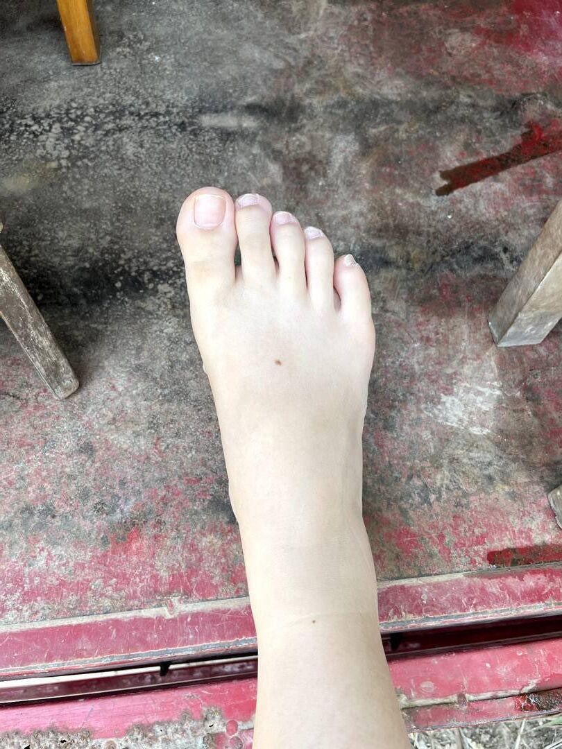 Asian feet