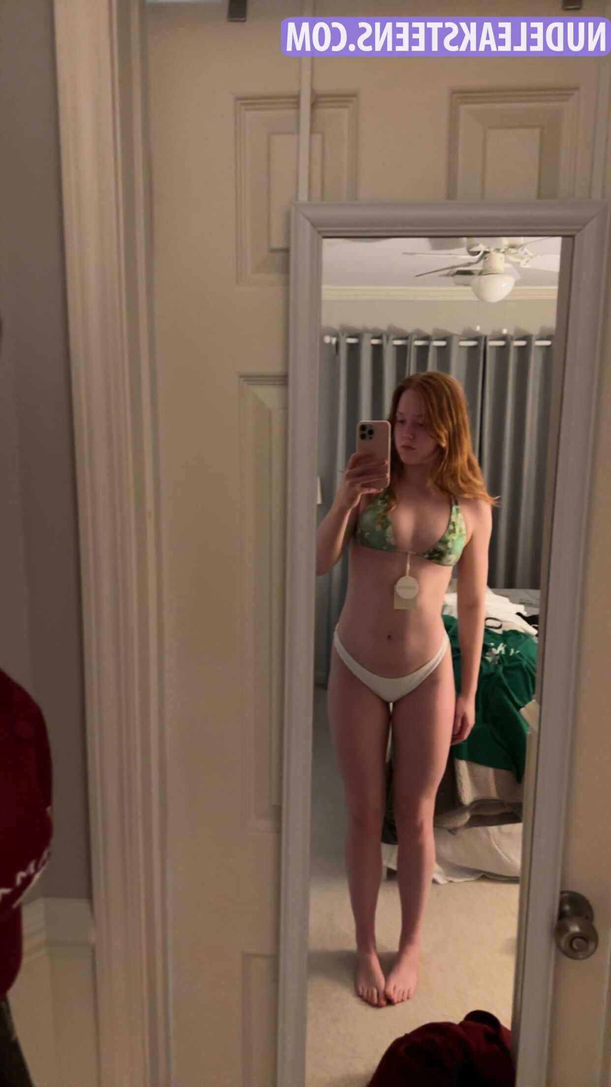 Redhead Selfie Poser
