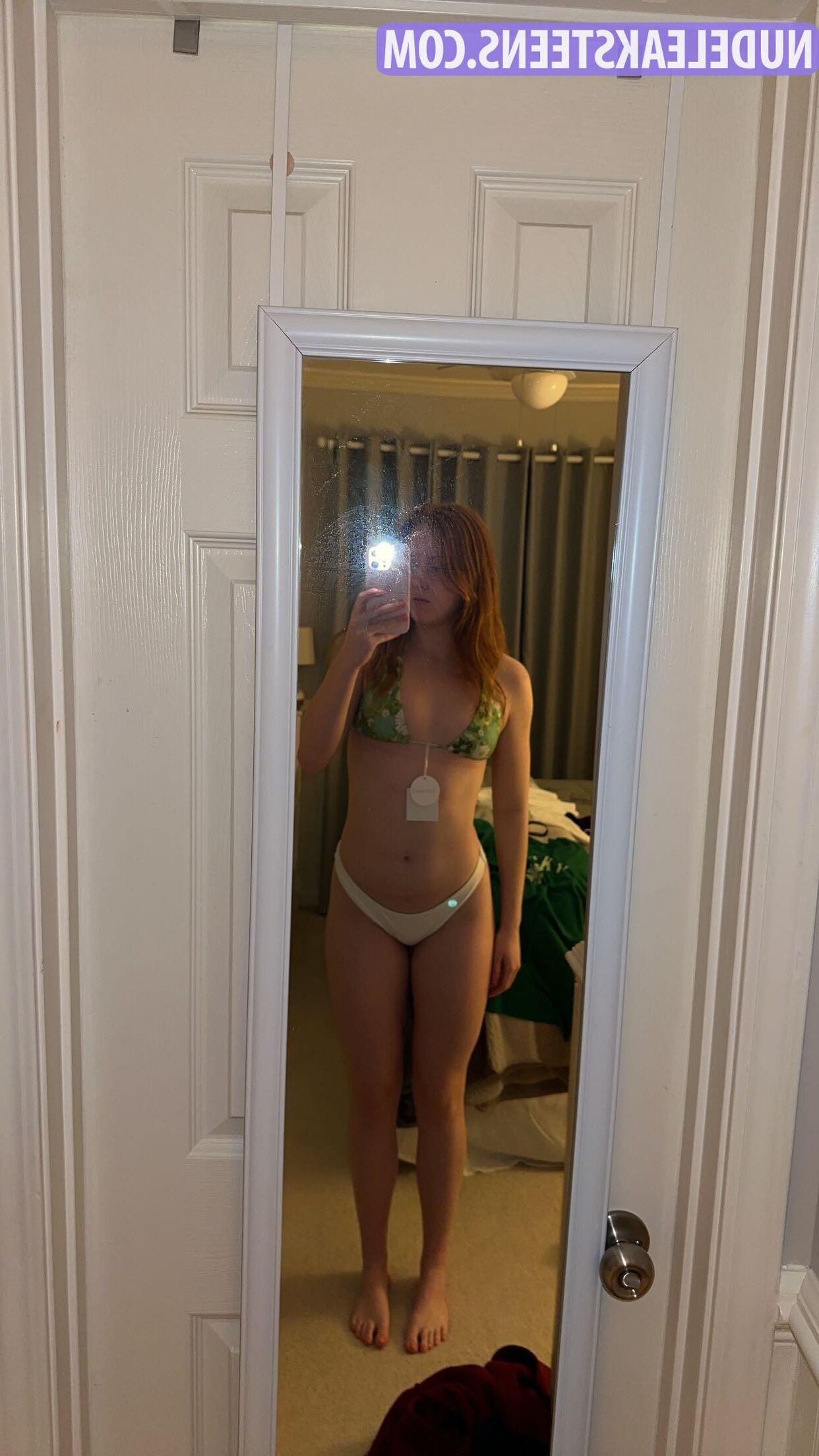 Redhead Selfie Poser