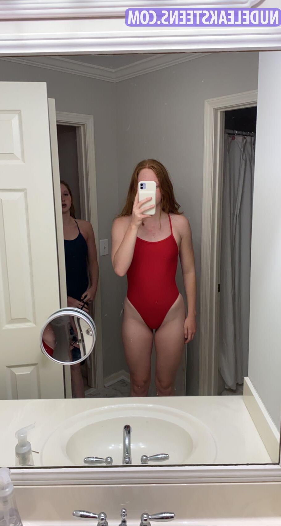 Redhead Selfie Poser