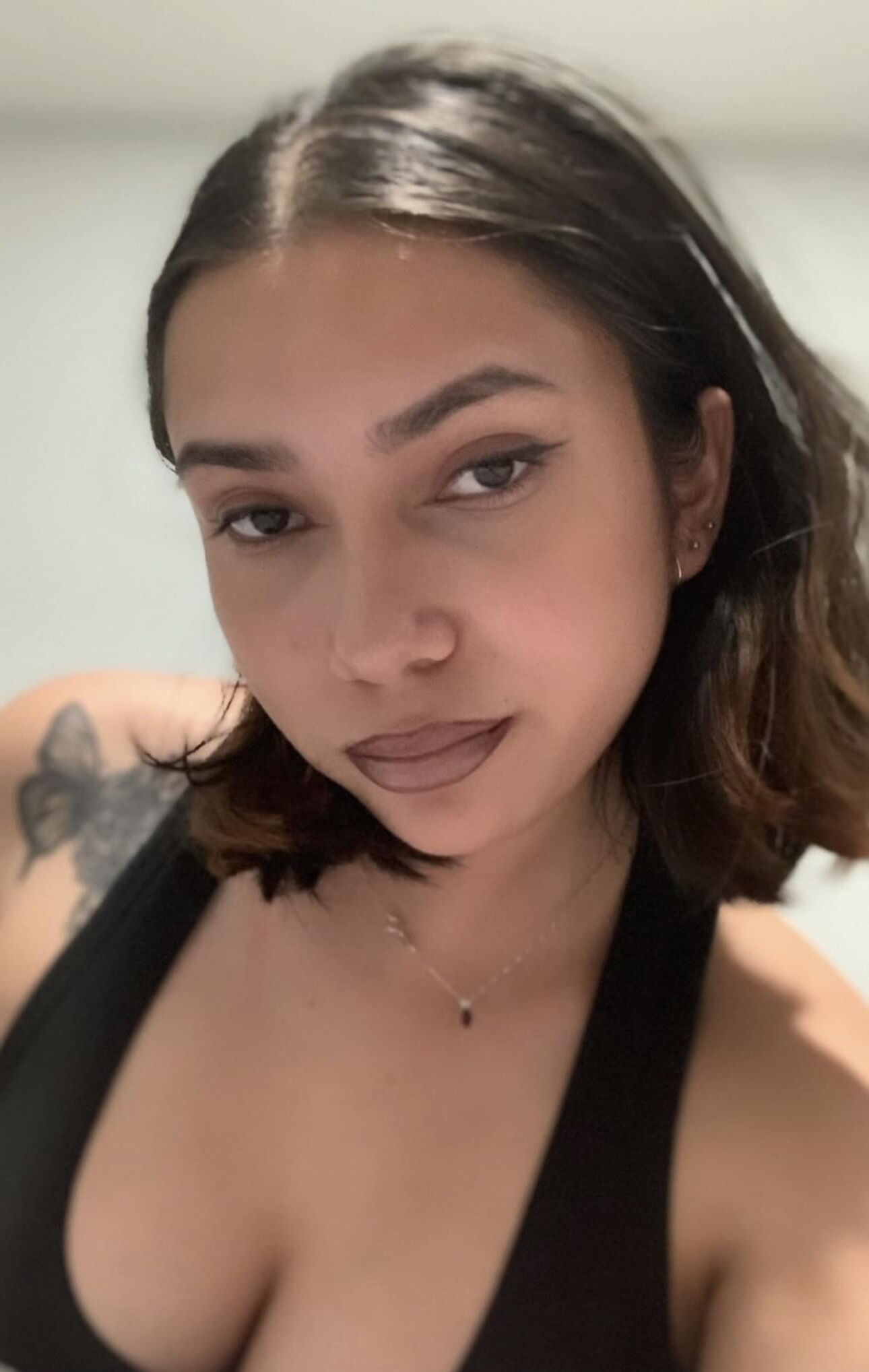 Latina Webslut Lilian Exposed