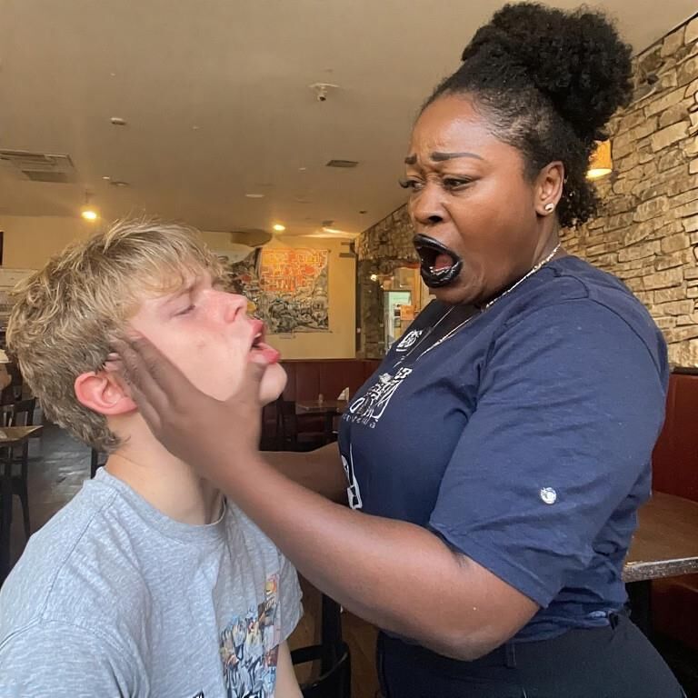 Pep Talk cuando se corregga verbalmente por una diosa negra
