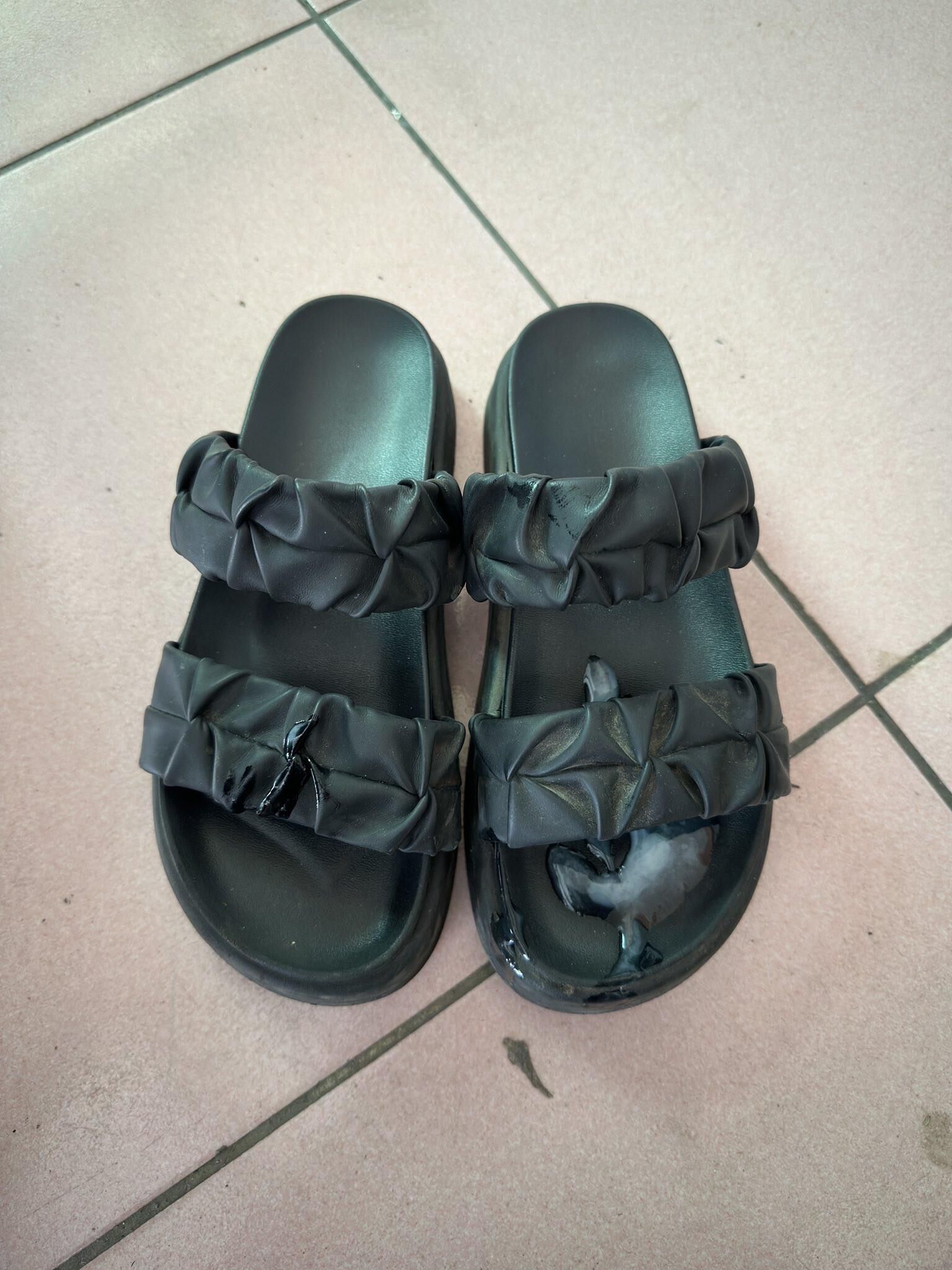 Pieds / chaussures asiatiques