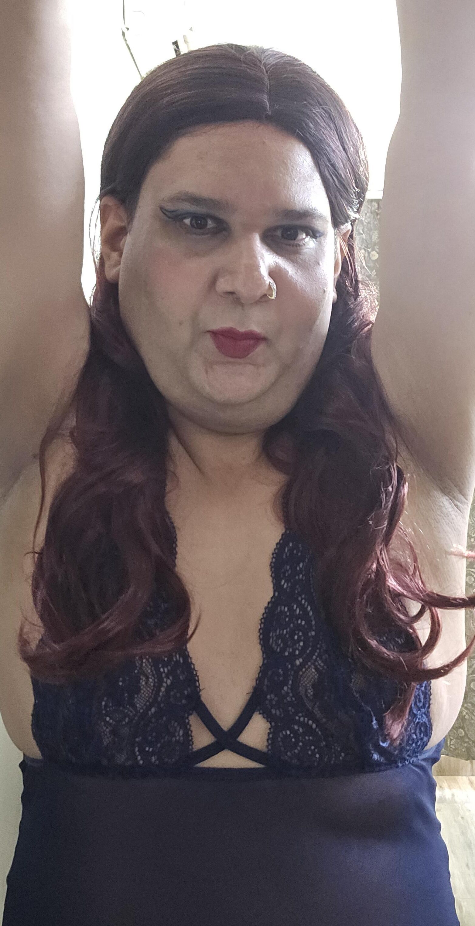 Shemale rousse Monica M en babydoll bleu
