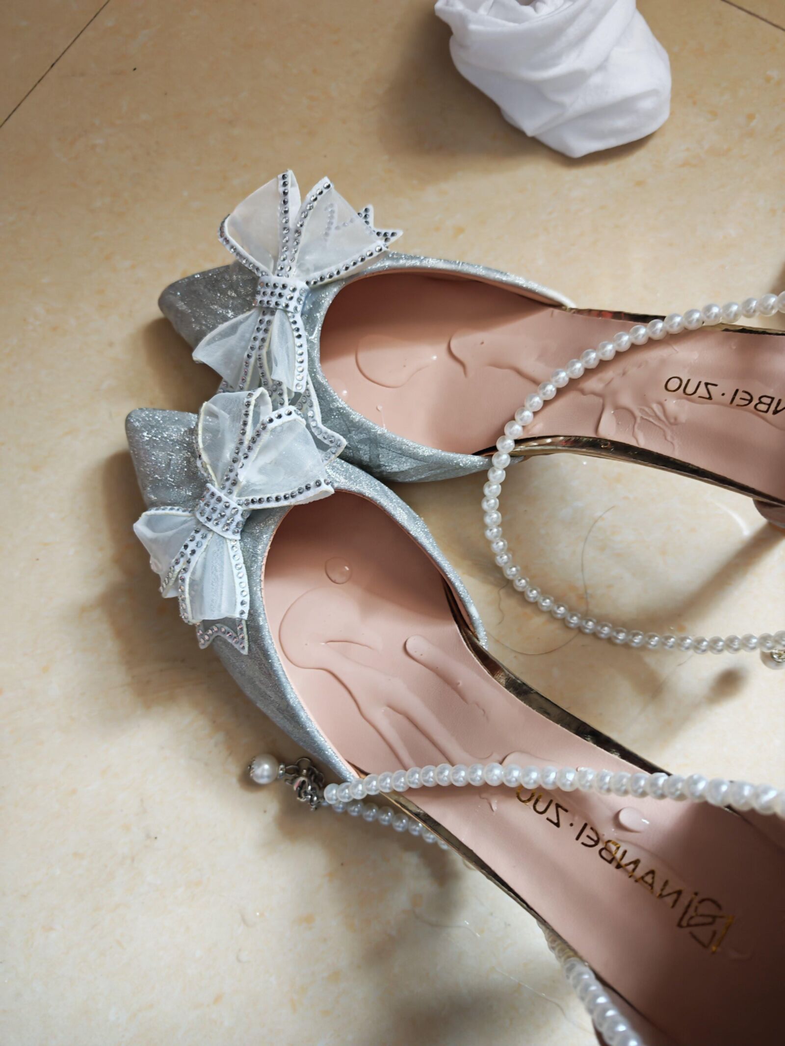 Pieds / chaussures asiatiques
