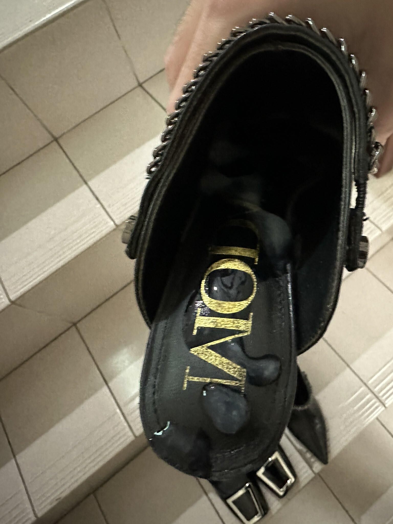 Pieds / chaussures asiatiques