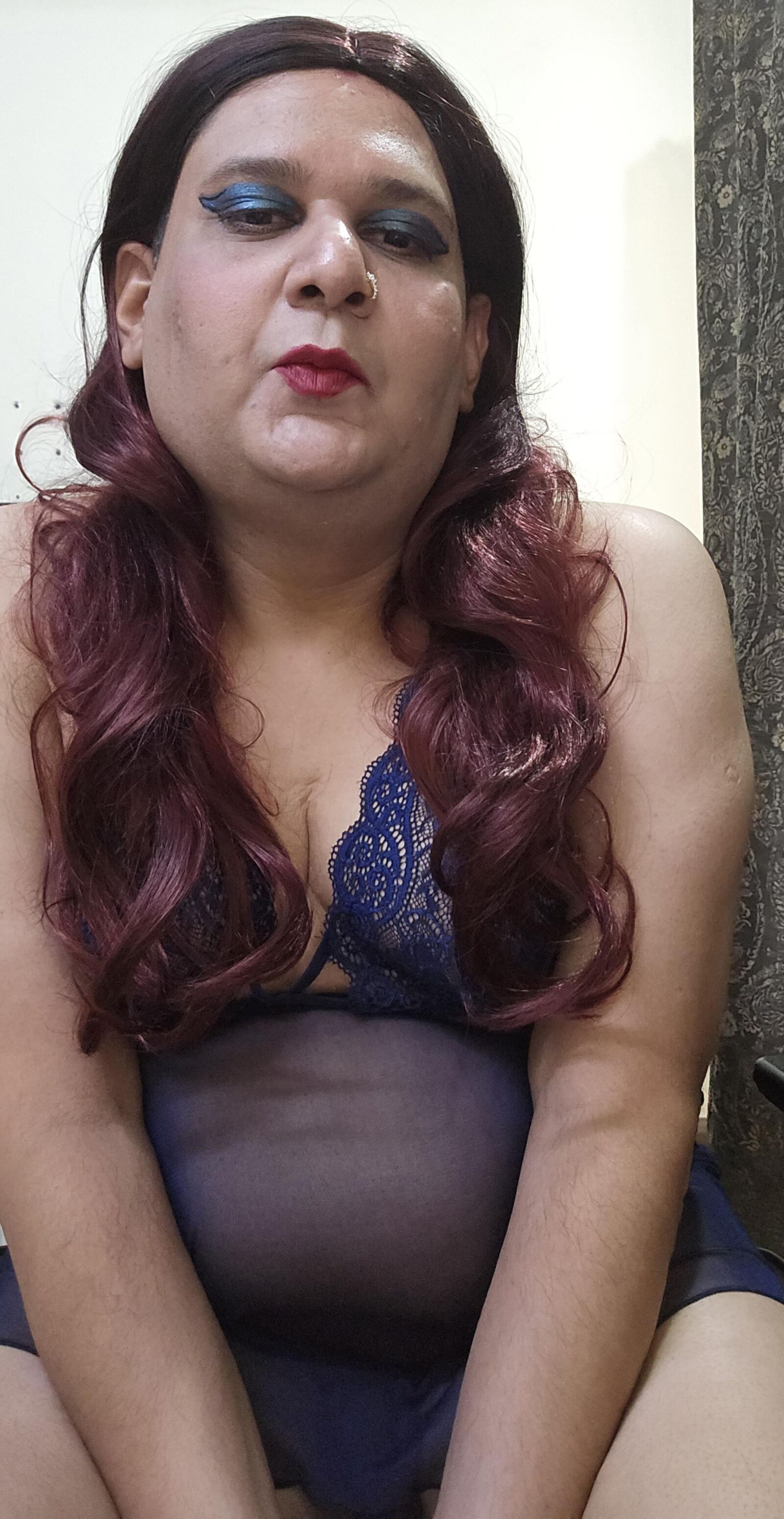 Shemale rousse Monica M en babydoll bleu