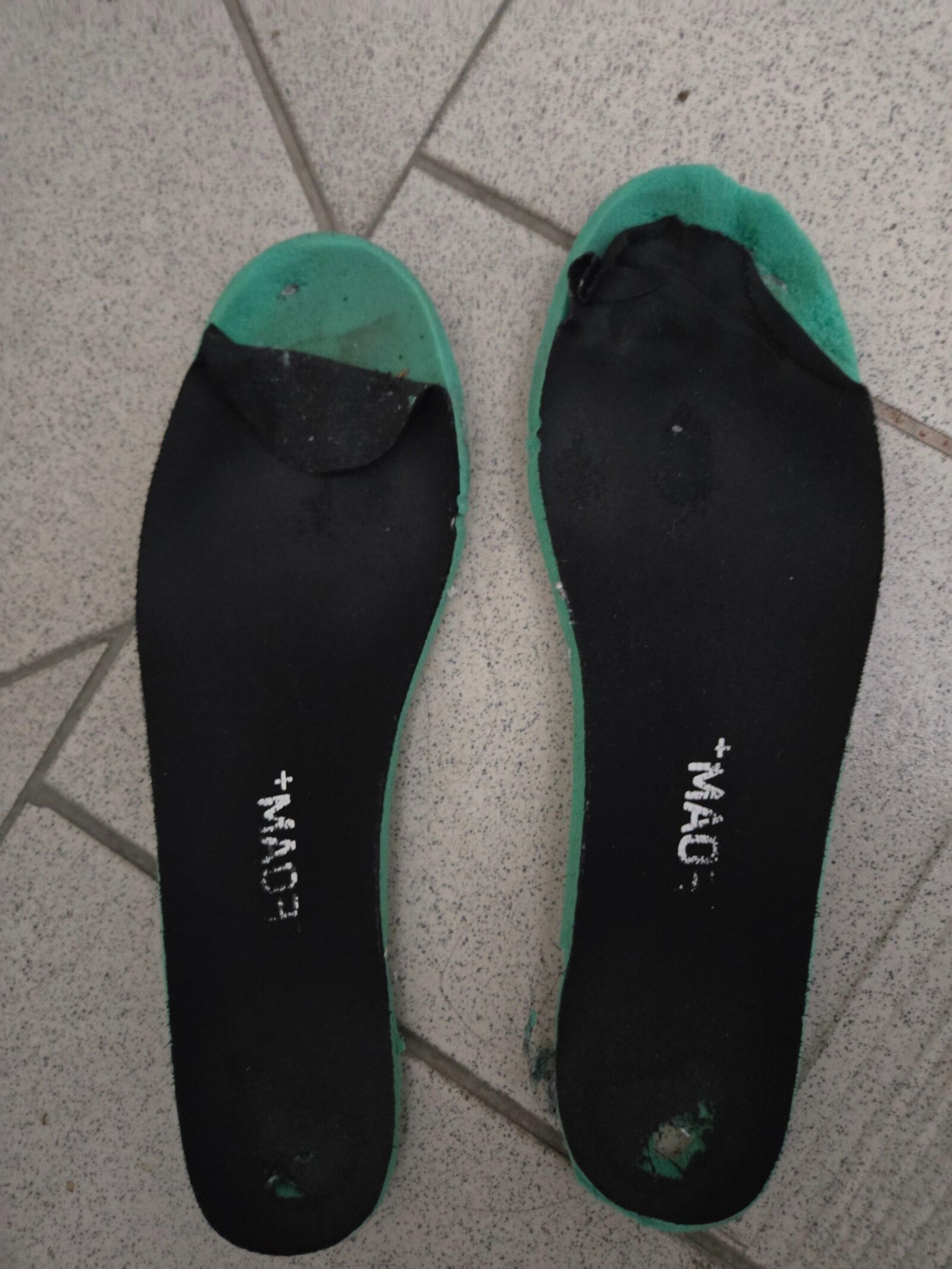 Pieds / chaussures asiatiques