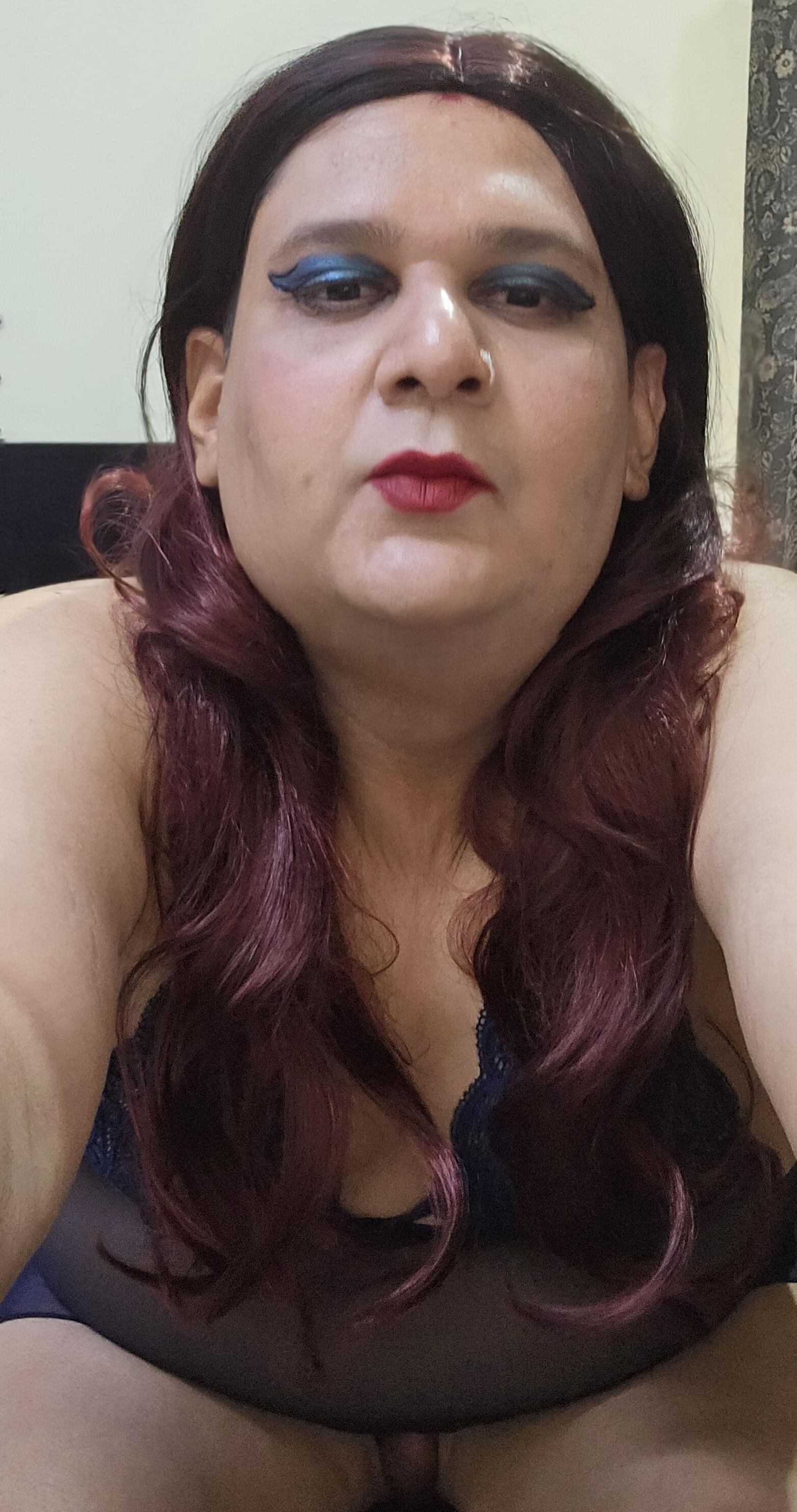 Shemale rousse Monica M en babydoll bleu