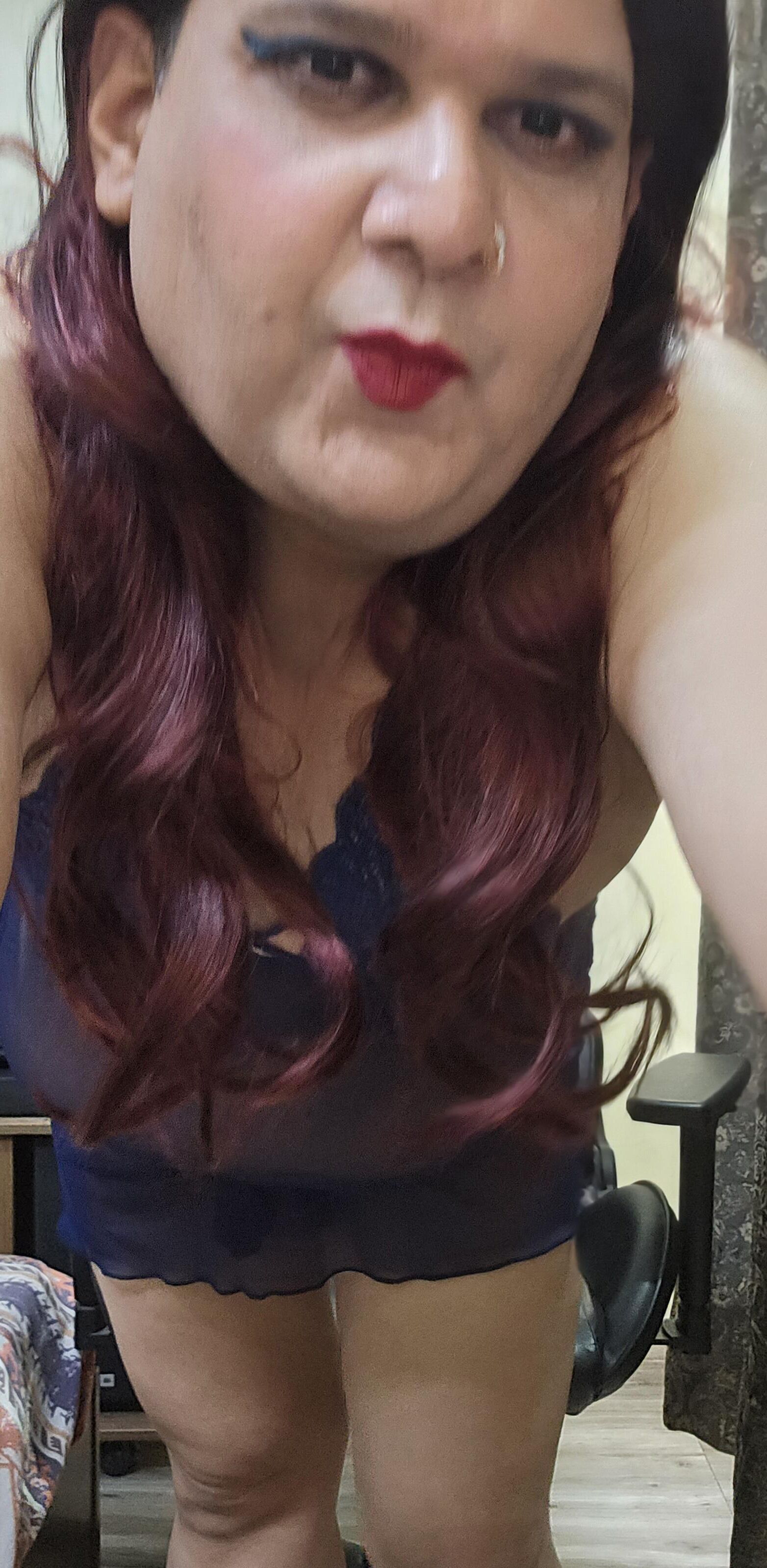 Shemale rousse Monica M en babydoll bleu