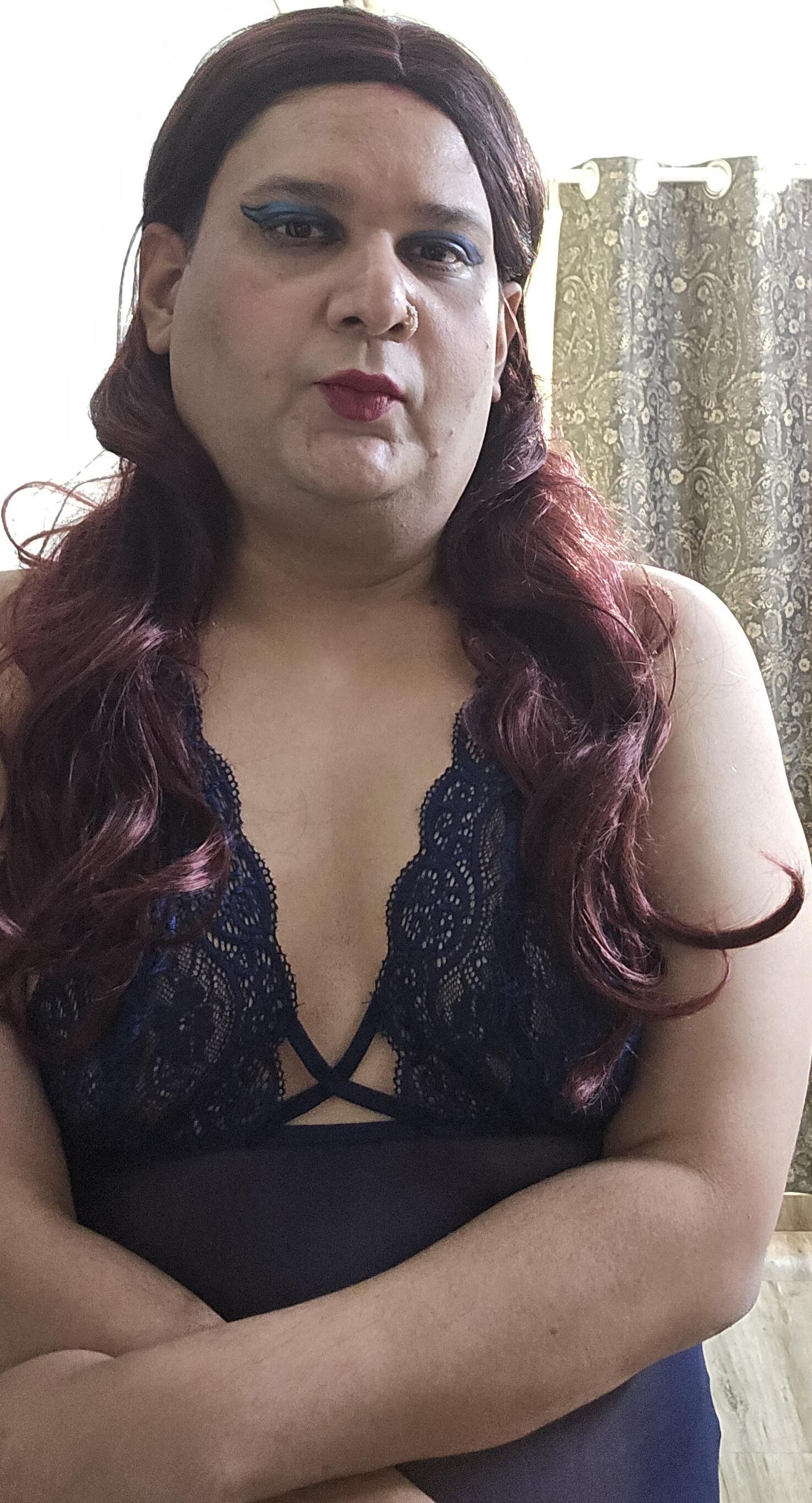 Shemale rousse Monica M en babydoll bleu