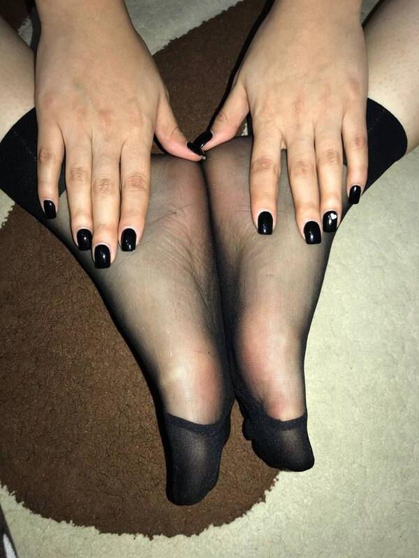 iranian nyloned feet