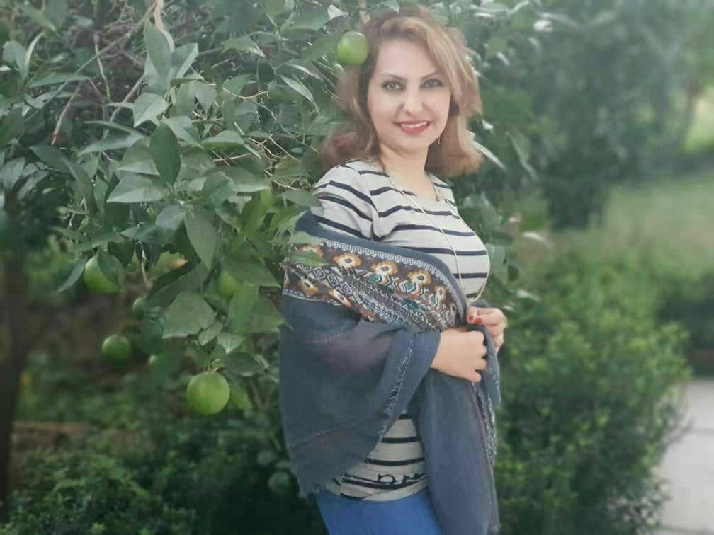 sexy iranian wifes 