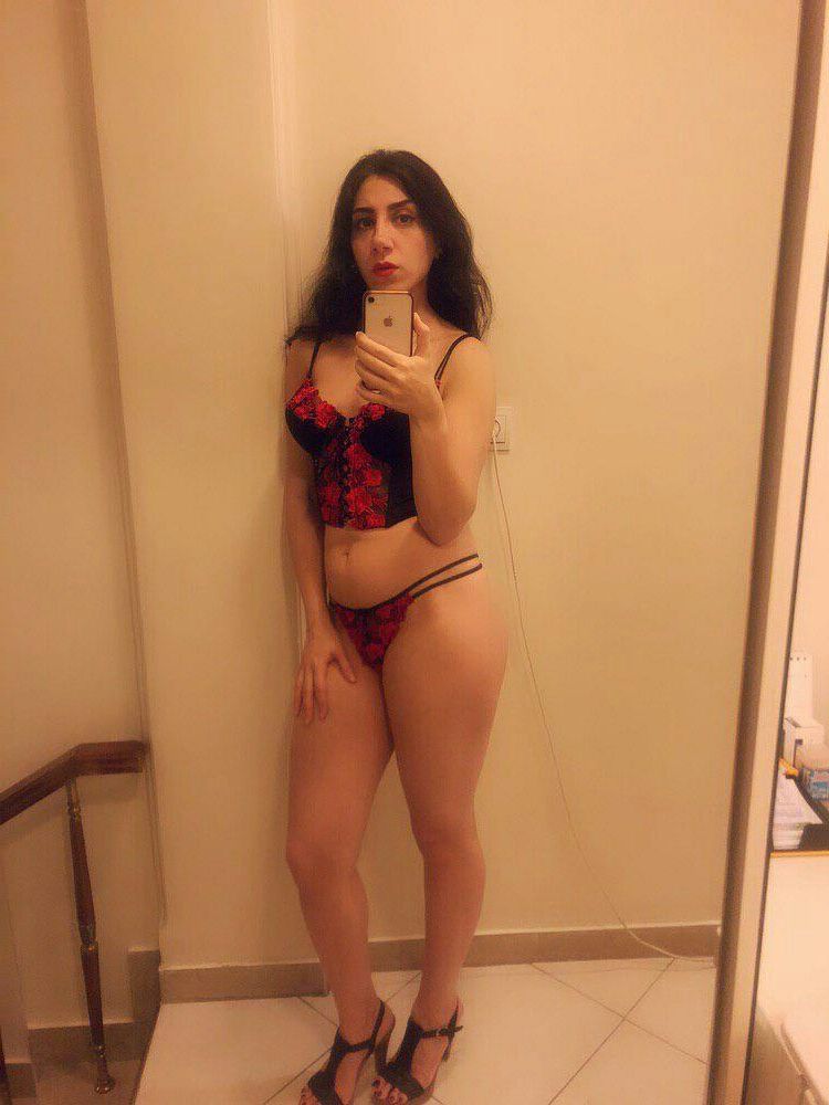 sexy iranian wife 