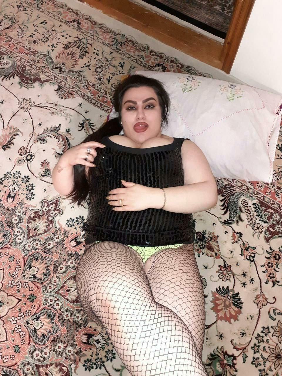 sexy iranian bbw wife