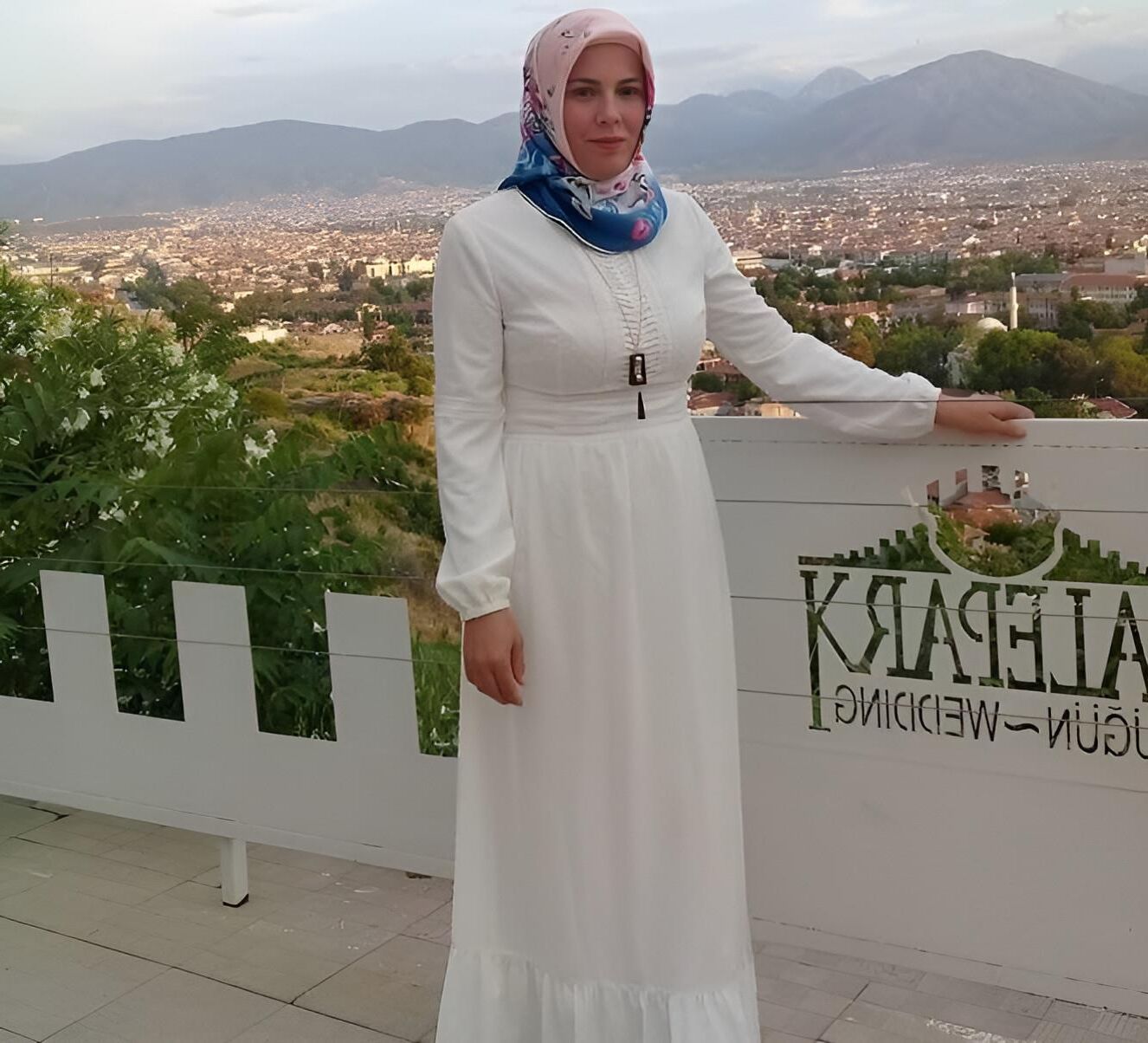 VINTAGE TURKISH HIJAB SEXSI PHOTO 