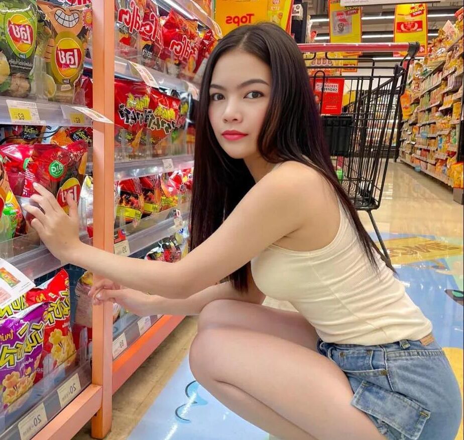 アキラ、私はあなたのアジアの束縛女です...あなたは私をどうしますか？
