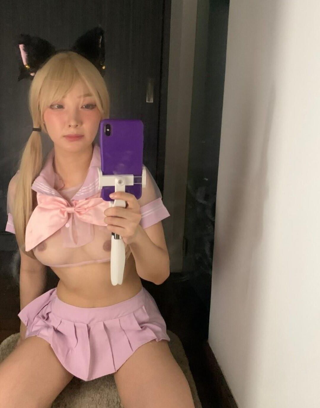 Nette japanische Cosplay -Schlampe