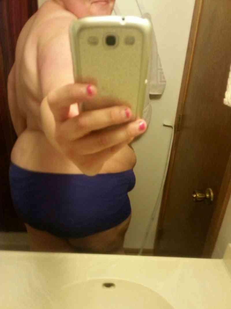 Amanda Grebin that fat nasty white hoe. The bitch is easy pussy.