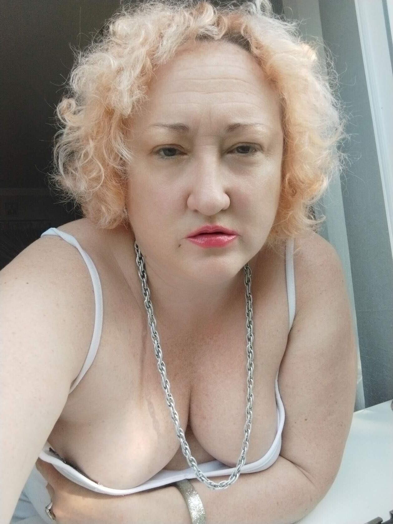 Ugly mature Yulia from Riga in Latvia