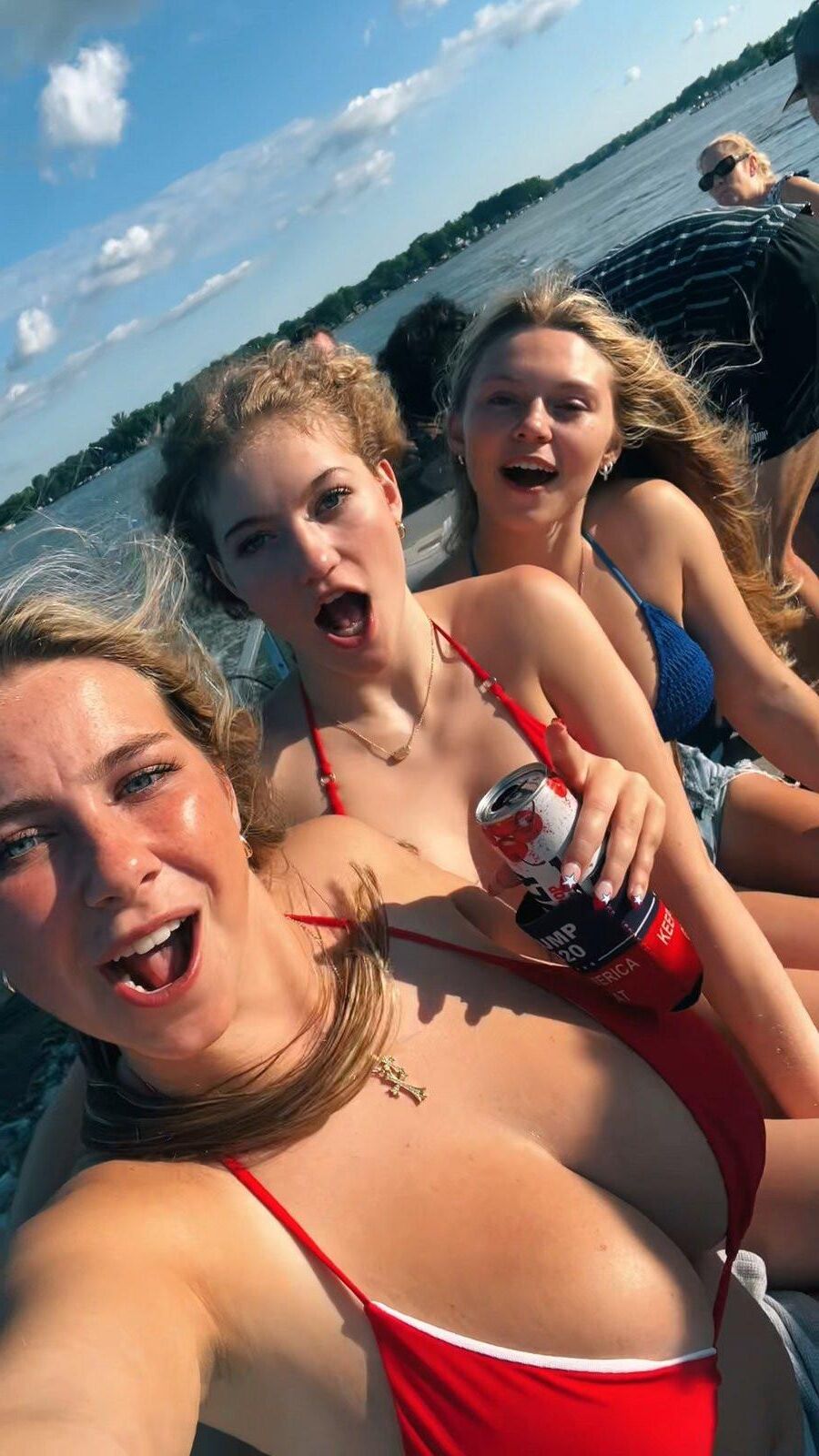 Jacklyn Busty American Teen Slut is showing off the Big Tits