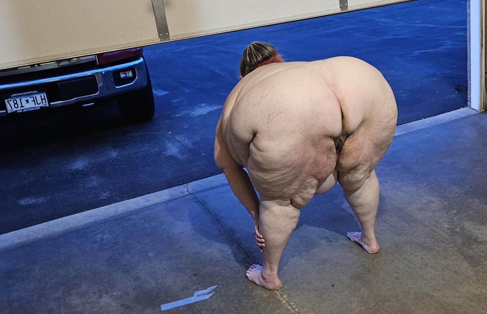 April Thompson Fat White Nasty gross body Fuck Pig. 