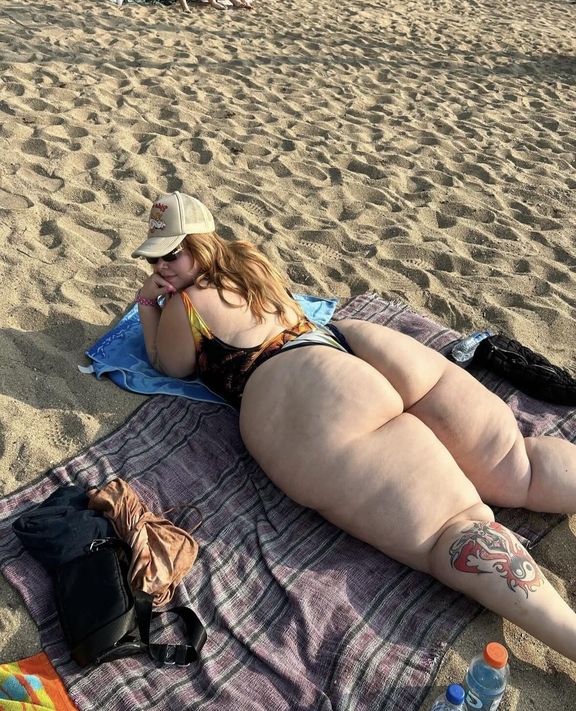 プリンセスP巨大なお尻小さなおっぱいゴージャスなBBWミックスホットショット