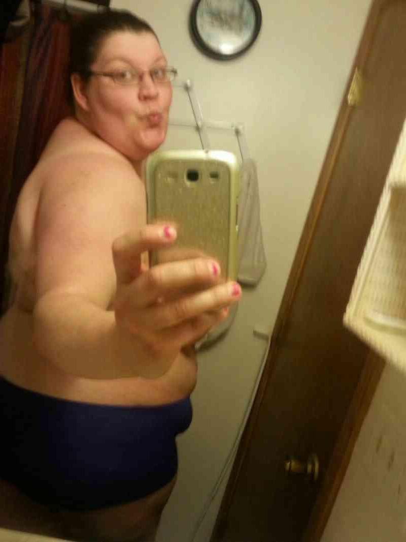 Amanda Grebin that fat nasty white hoe. The bitch is easy pussy.