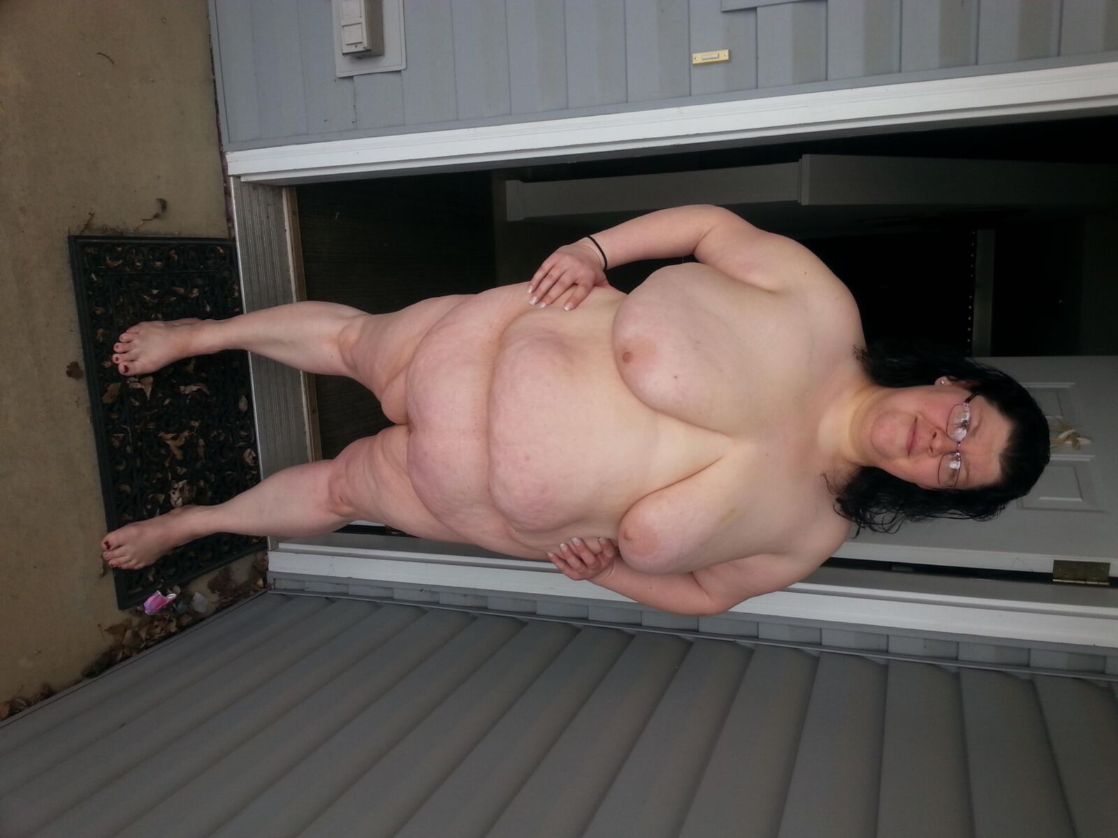 Amanda Grebin that fat nasty white hoe. The bitch is easy pussy.