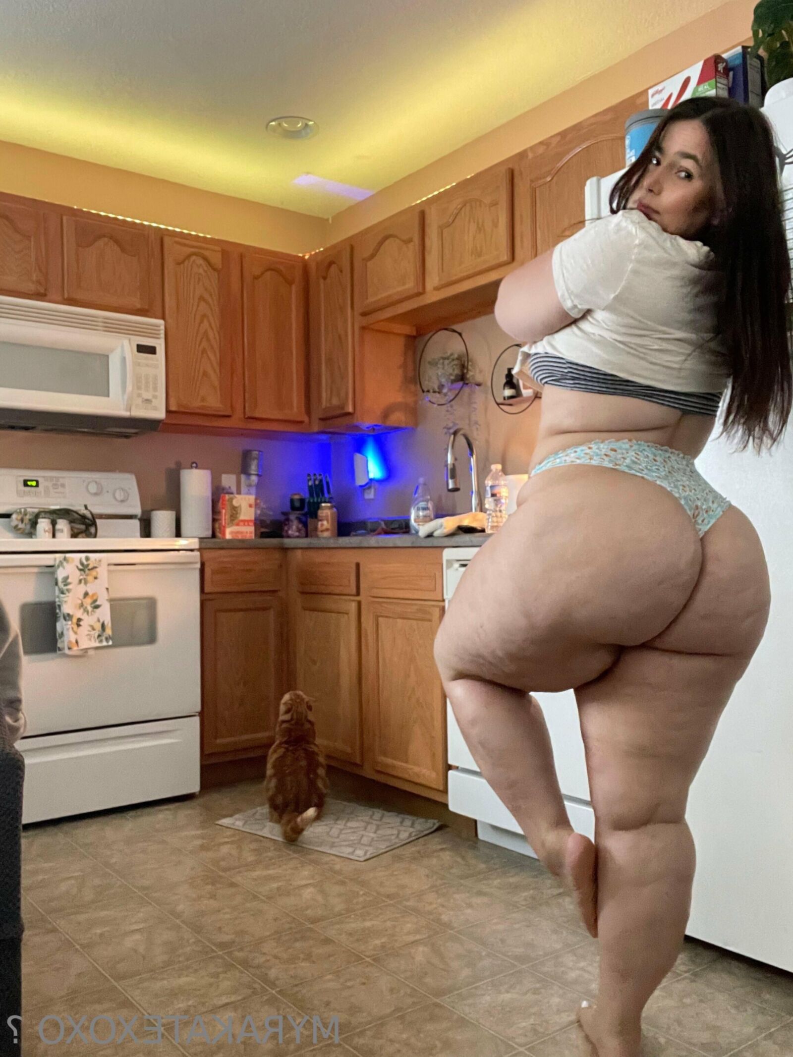 Myra Huge Ass Big Boobs Latina BBW Brunette Girl Mixed Hot Shots