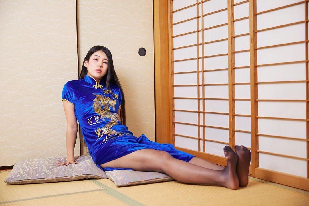 Asians with slutty black nylonfeet