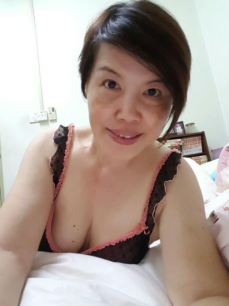sexy Japanese milf slut Phyllis